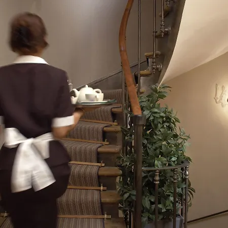 Zelie Champs-elysees Szálloda 3*
