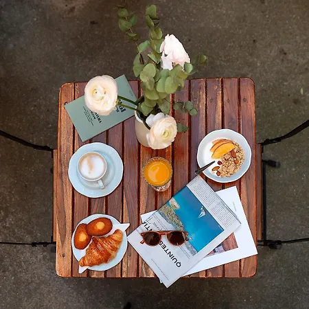 Zelie Champs-elysees パリ