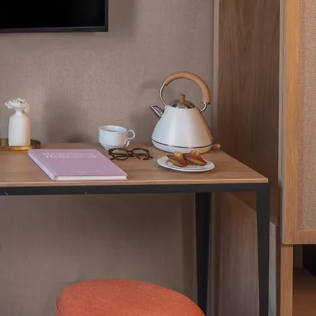 Zelie Champs-elysees パリ