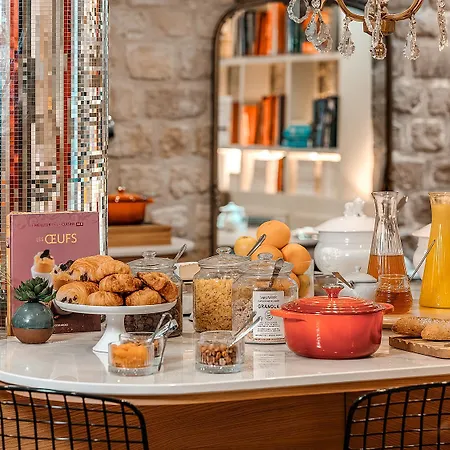 Zelie Champs-elysees