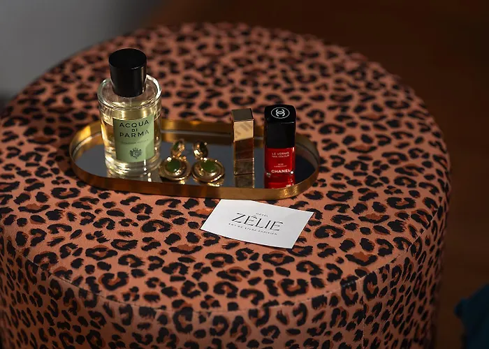 Zelie Champs-elysees باريس