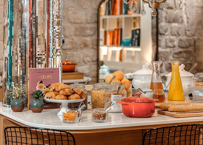 Zelie Champs-elysees