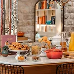 Zelie Champs-elysees