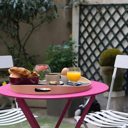Zelie Champs-elysees 3*