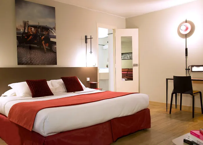 Hotel Zelie Champs-elysees 3*