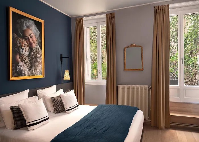 Hotel Zelie Champs-elysees 3*