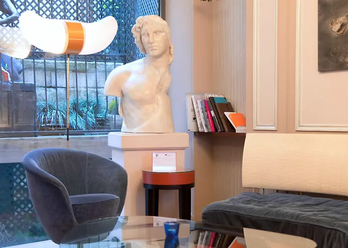 Zelie Champs-elysees Paryż